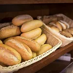 阿德尔斯酒店 3*